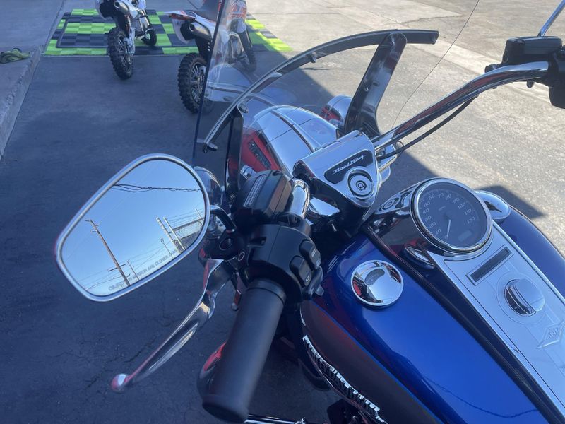 Used 2017 Harley-Davidson ROAD KING Image 13