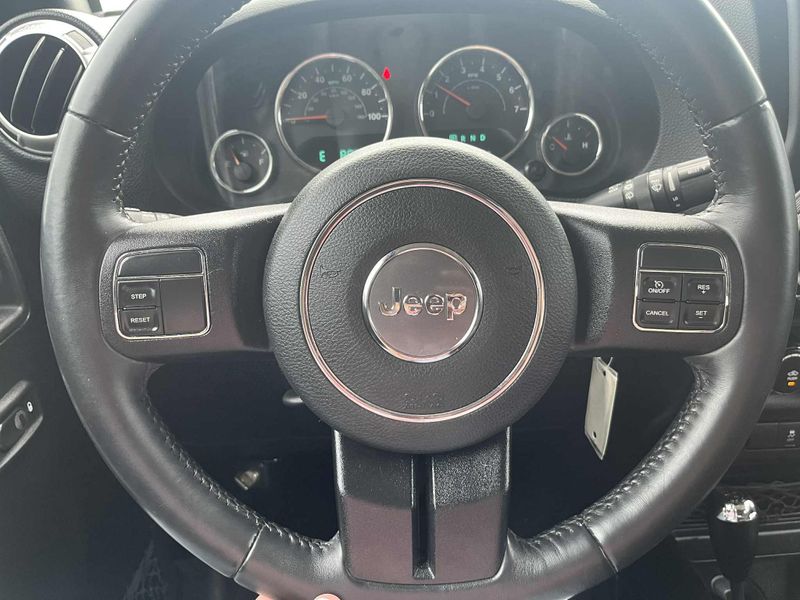 Used 2016 Jeep Wrangler Unlimited Image 11