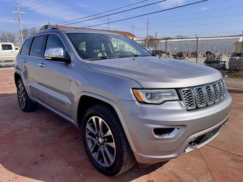 Used 2017 Jeep Grand Cherokee OverlandImage 3