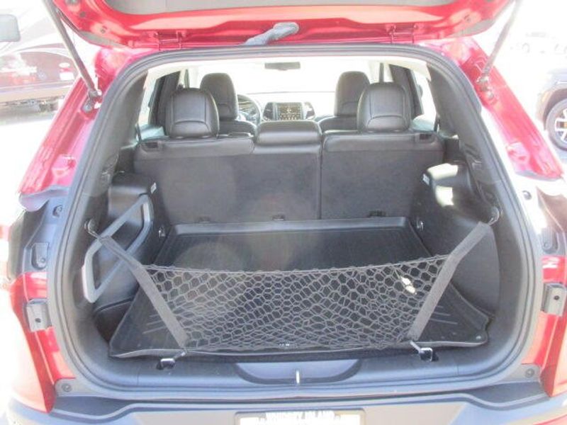 Used 2015 Jeep Cherokee LimitedImage 9