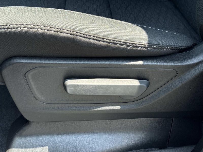 New 2026 RAM 1500 Tradesman Crew Cab 4x2 5'7' Box