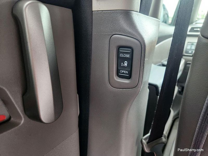 2013 Honda Odyssey EX-L photo 41