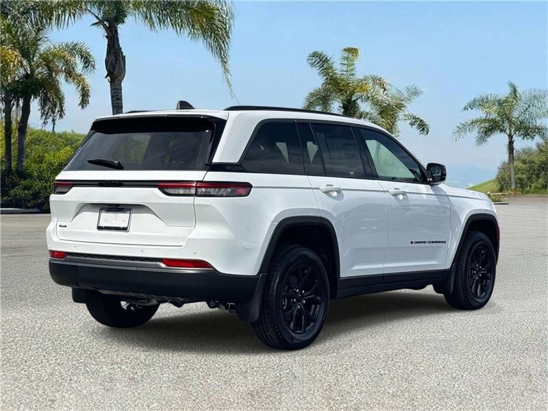 New 2026 Jeep Grand Cherokee Laredo Altitude 4x4