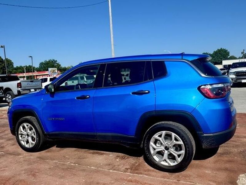 Used 2025 Jeep Compass SportImage 8