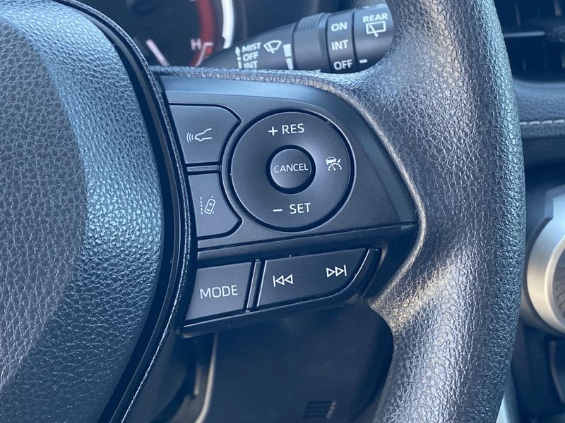 2023 Toyota RAV4 XLEImage 28