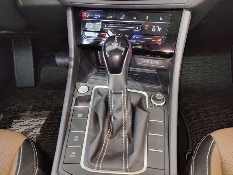 Used 2026 Volkswagen Jetta SEL w/Sunroof & NavImage 16