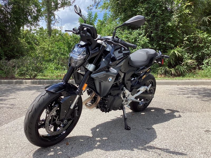 2025 BMW F 900 R 