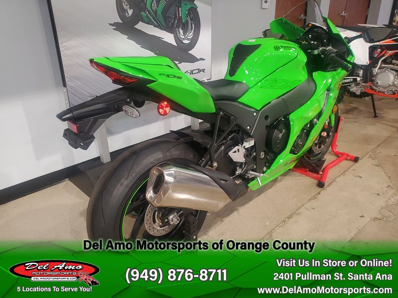 2024 Kawasaki ZX1002TRFNL-GN1  in a LIME GREEN/EBONY exterior color. Del Amo Motorsports of Orange County (949) 416-2102 delamomotorsports.com 