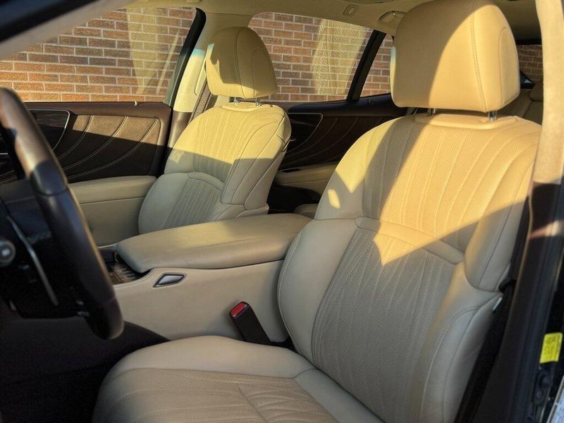 2018 Lexus LS 500 photo 4