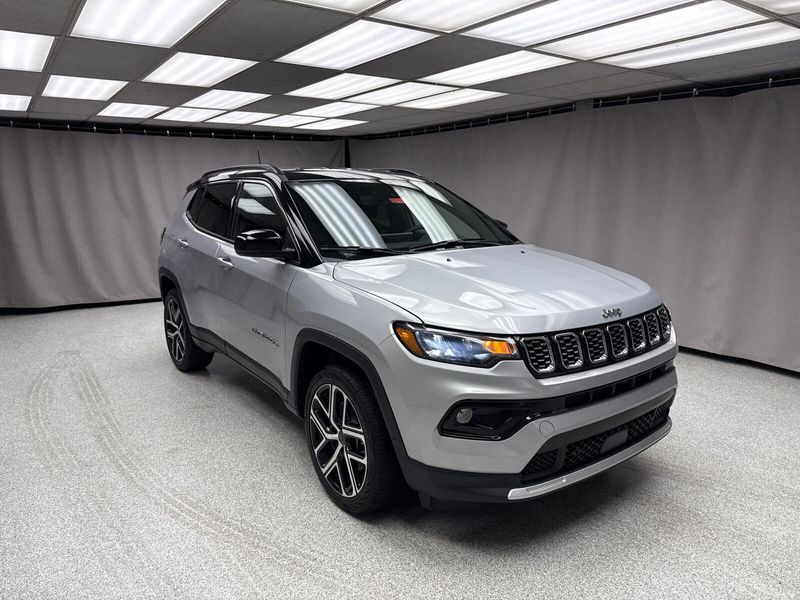 2025 Jeep Compass Limited 4x4Image 4