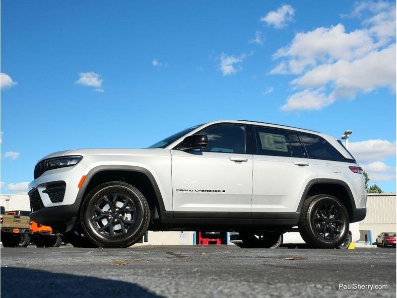 New 2025 Jeep Grand Cherokee Altitude X 4x4