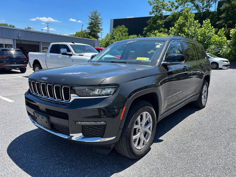 2022 Jeep Grand Cherokee L Limited 4WD photo