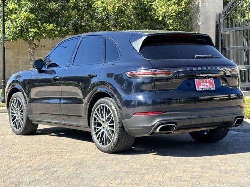 2019 Porsche Cayenne BaseImage 17