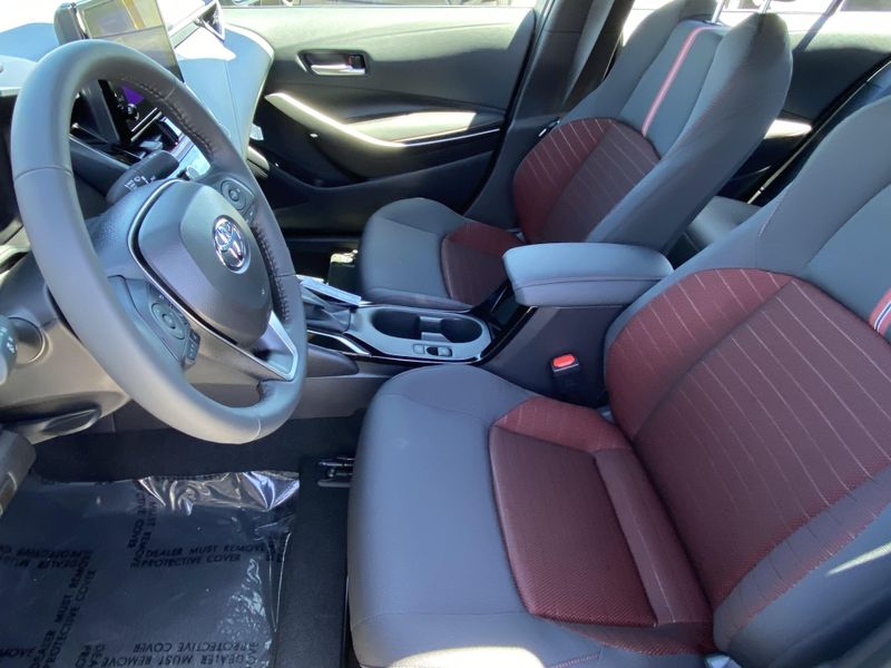 New 2025 Toyota Corolla SEImage 14