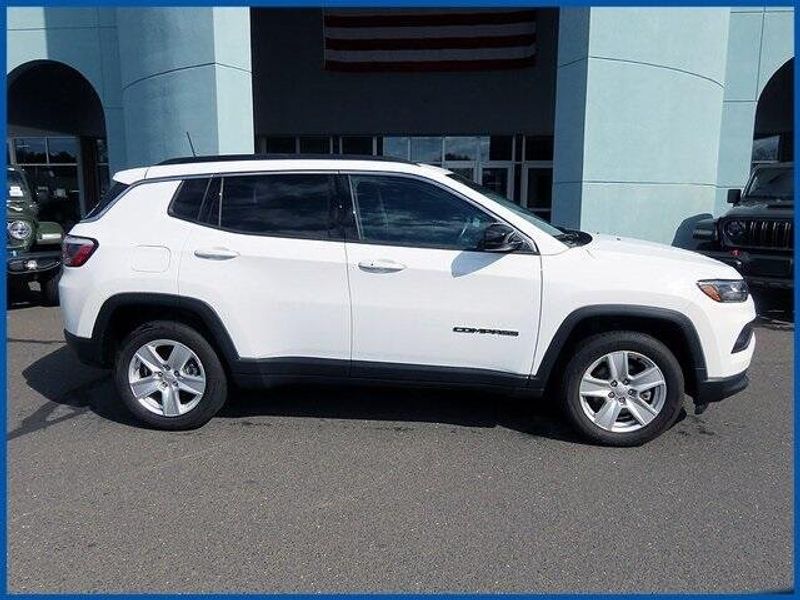 2022 Jeep Compass LatitudeImage 2