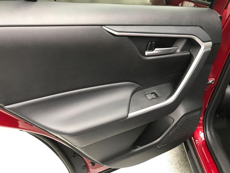 Used 2025 Toyota RAV4 XLEImage 12