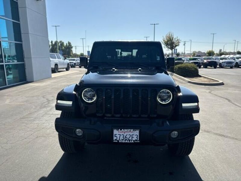 2021 Jeep Gladiator Sport S photo 2