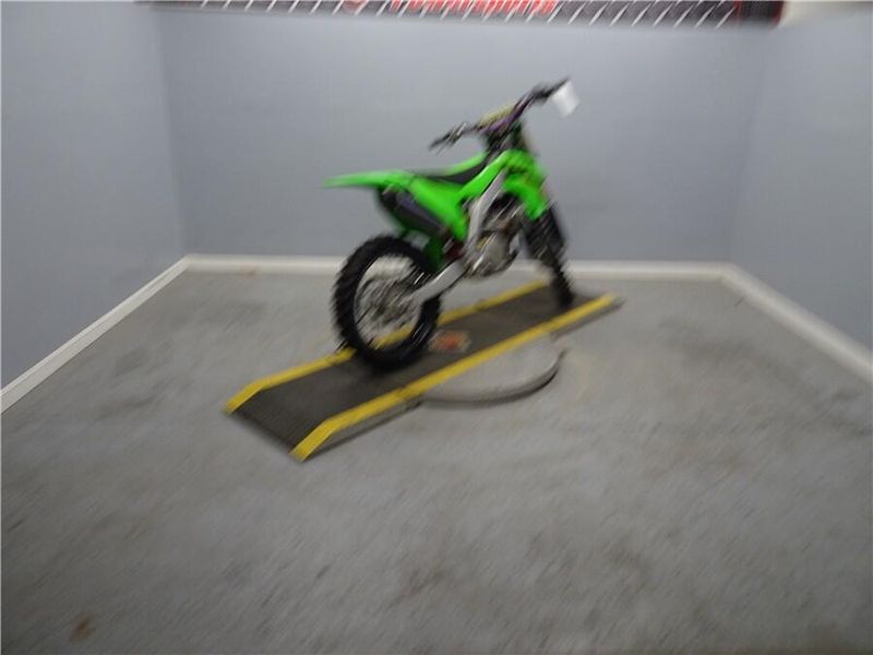 2022 Kawasaki KX 450 in a Lime Green exterior color. New England Powersports 978 338-8990 pixelmotiondemo.com 