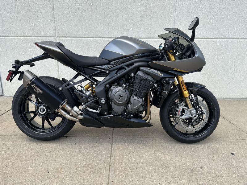 2025 Triumph Speed Triple 1200RR BreitlingImage 2