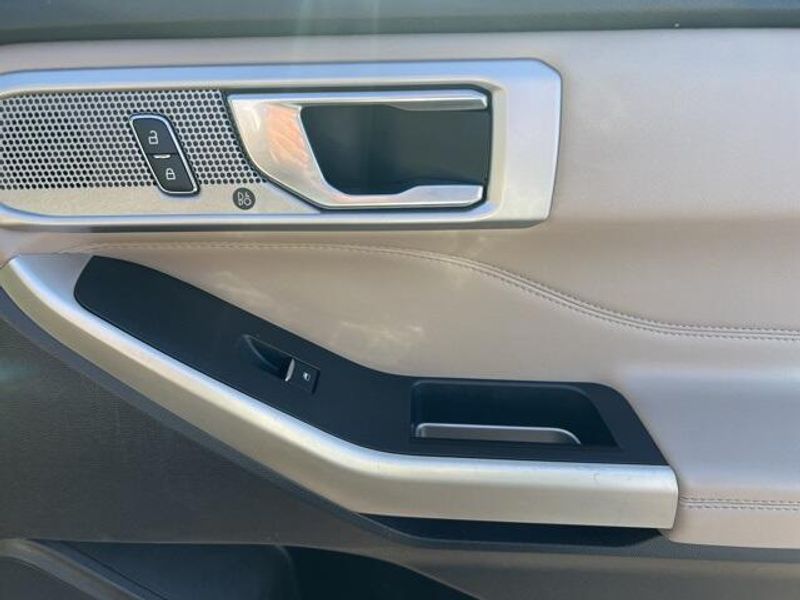 2021 Ford Explorer LimitedImage 32