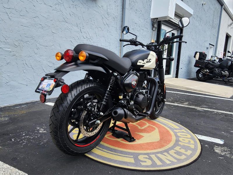 New 2026 Royal Enfield HUNTER 350 Image 13