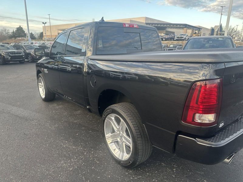 2016 RAM 1500 SportImage 9