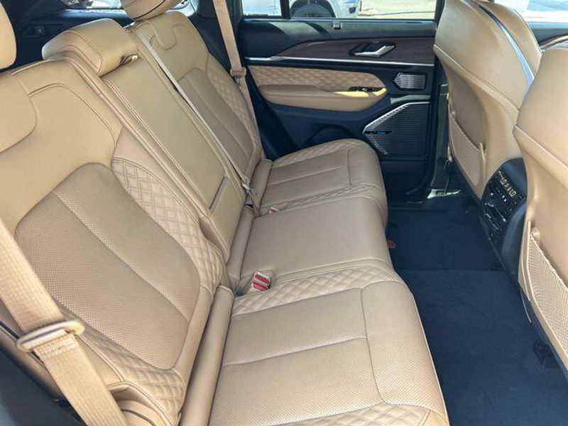 Used 2022 Jeep Grand Cherokee Summit 4xeImage 14