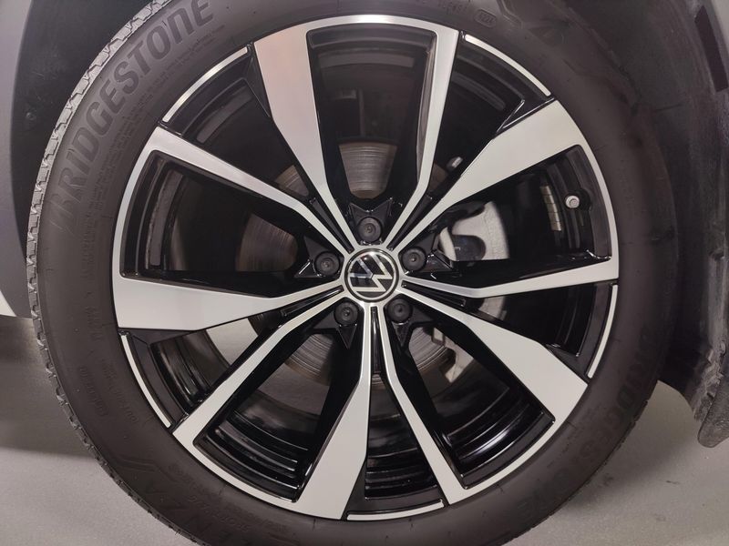 Used 2025 Volkswagen Atlas SEL Premium AWD R-Line Sunroof/NavImage 32