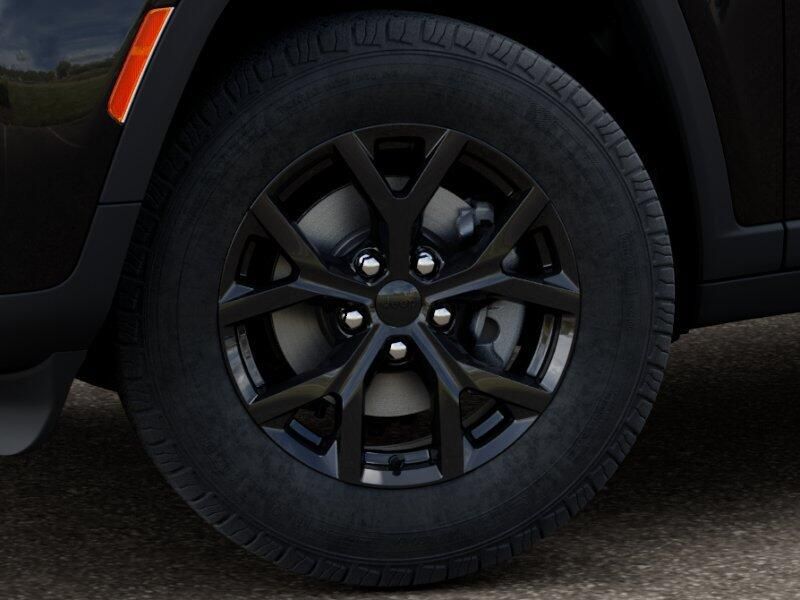New 2026 Jeep Grand Cherokee Laredo Altitude 4x4Image 8