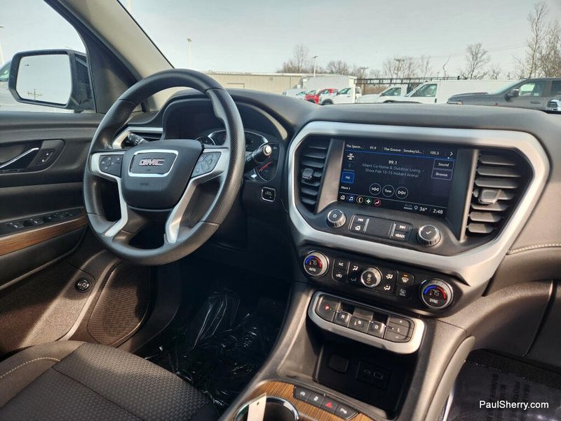 Used 2023 GMC Acadia SLE