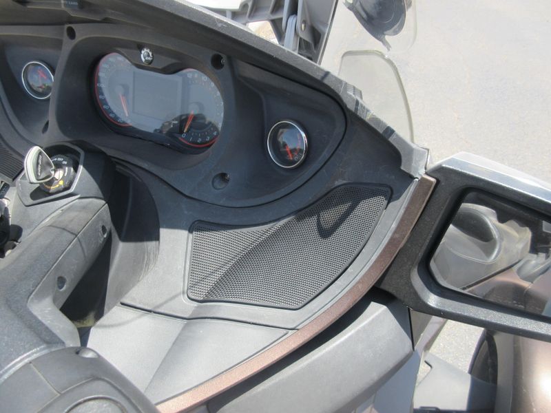 USED 2013 CAN-AM SPYDER RT LIMITED Image 13