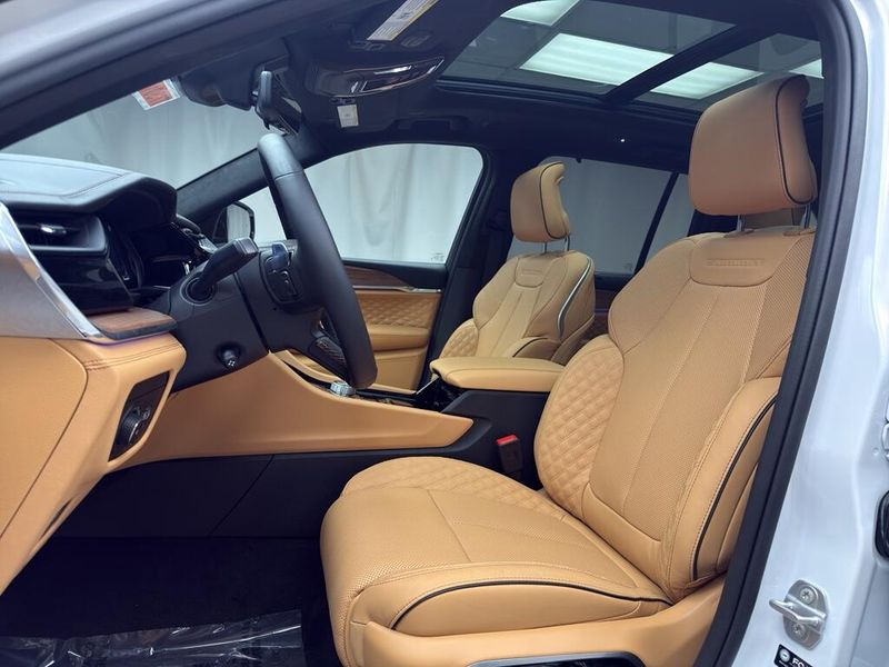 New 2026 Jeep Grand Cherokee Summit 4x4Image 7