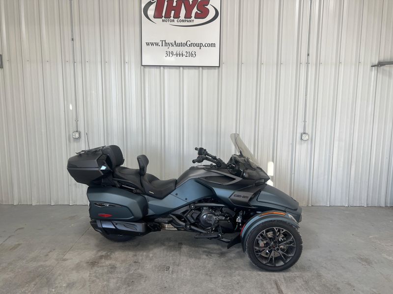 Used 2023 F3 Spider Limited Can Am Image 1