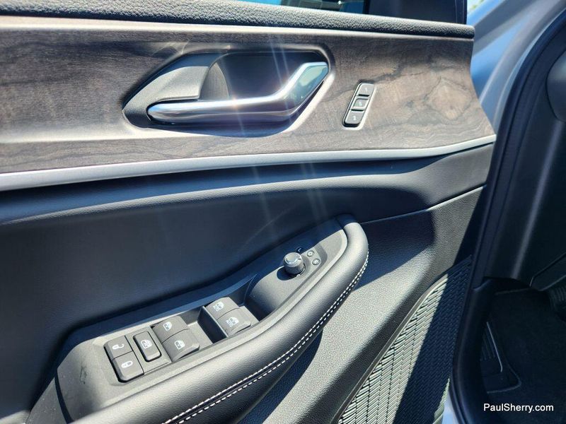 2025 Jeep Grand Cherokee Limited photo 23