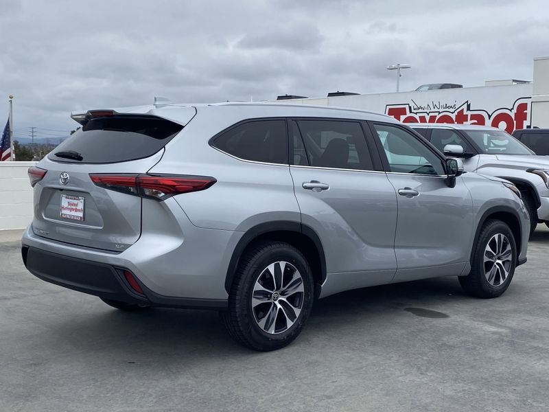 2022 Toyota Highlander XLEImage 4