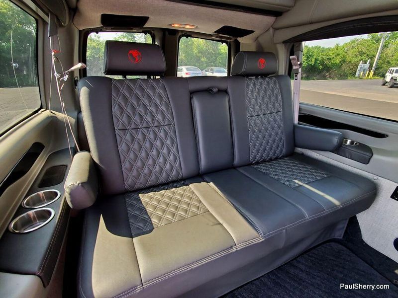2024 Chevrolet Express Cargo Image 3