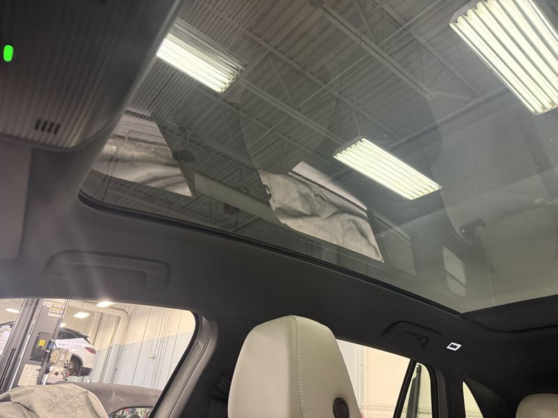 Used 2025 Volkswagen ID.4 Pro S AWD Long Range w/Glass RoofImage 5