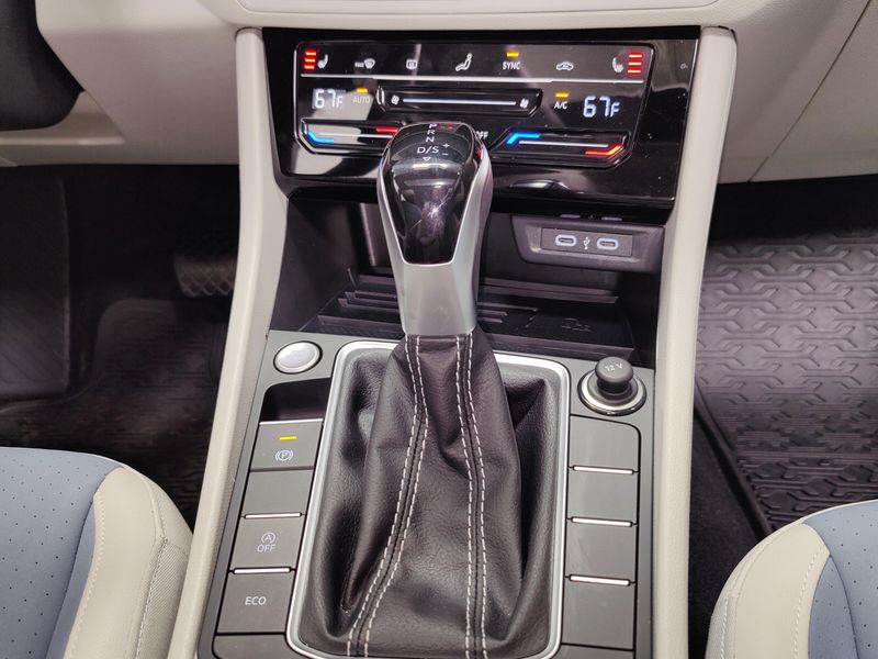Used 2026 Volkswagen Jetta SE w/SunroofImage 16
