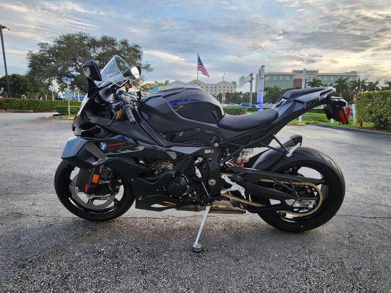 2026 BMW S 1000 RRImage 1