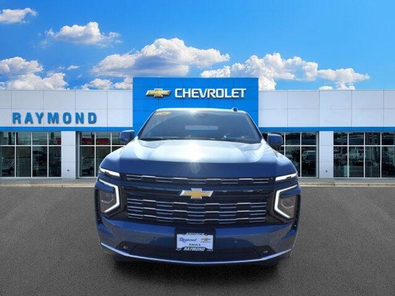 New 2026 Chevrolet Suburban High CountryImage 9