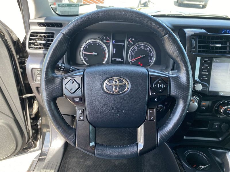2023 Toyota 4Runner TRD Off Road PremiumImage 24