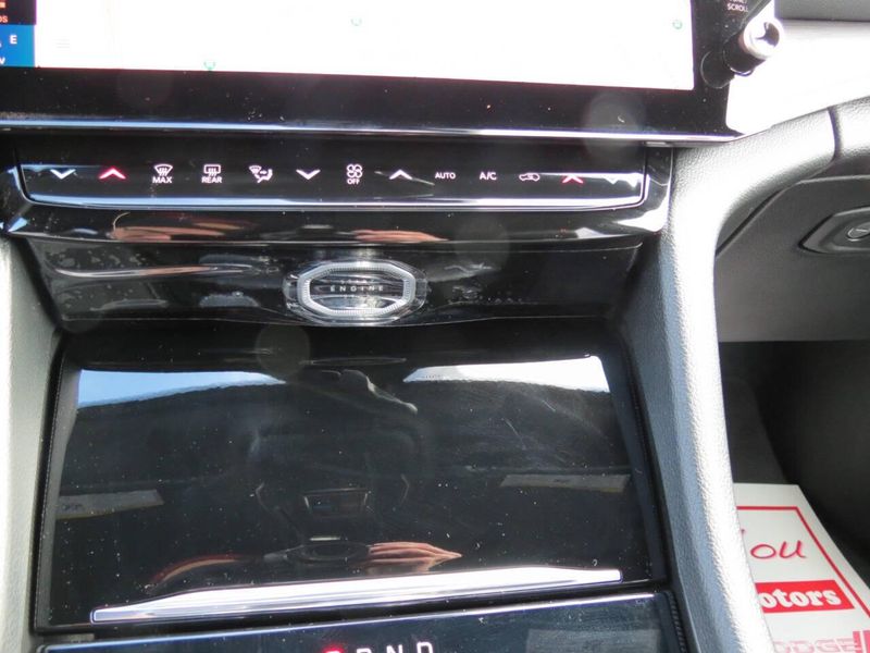 New 2026 Jeep Grand Cherokee L Limited 4x4Image 26