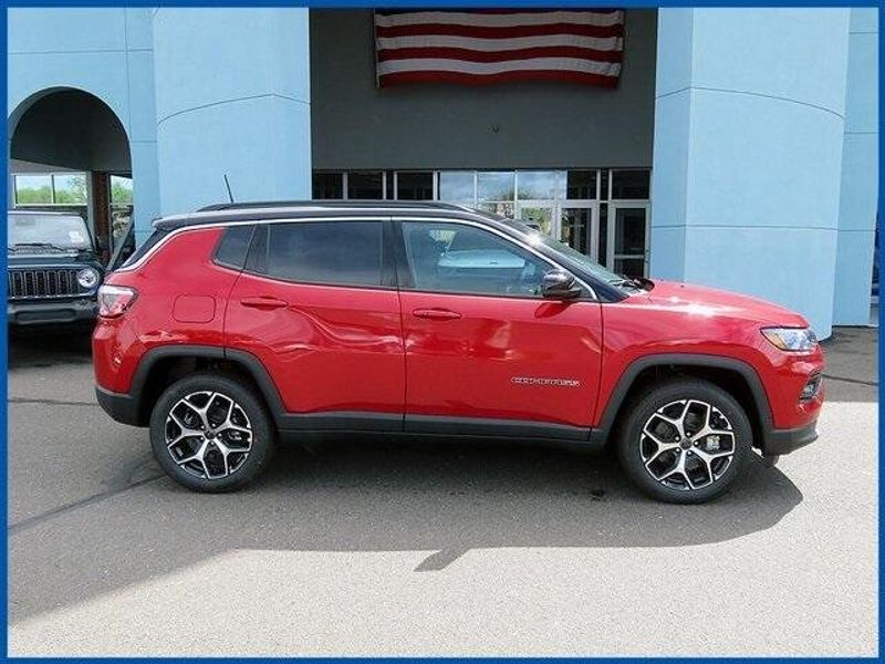 2025 Jeep Compass LimitedImage 2