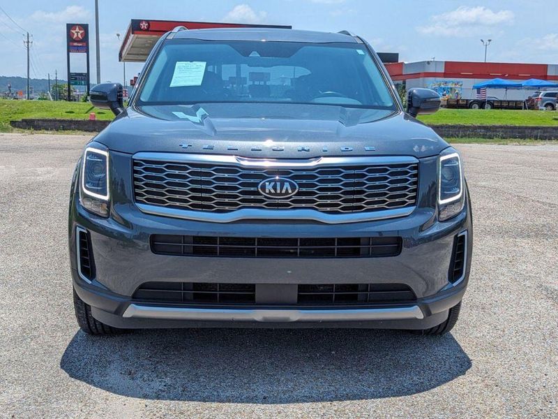 2021 Kia Telluride EX in a Gravity Grey exterior color and Blackinterior. Johnson Dodge 601-693-6343 pixelmotiondemo.com 