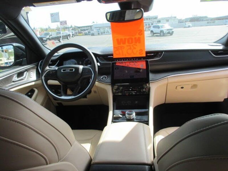 Used 2024 Jeep Grand Cherokee LimitedImage 29