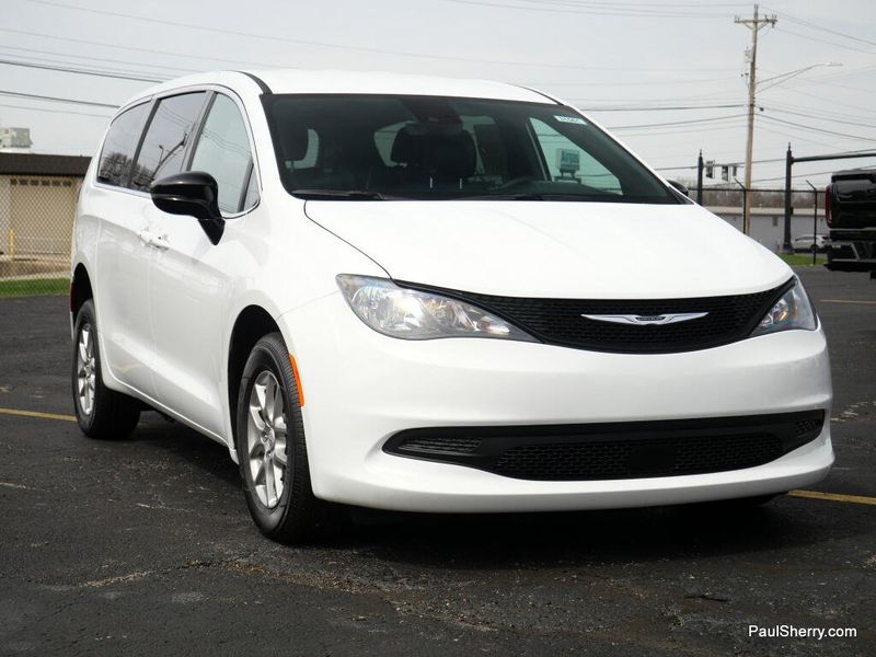 New 2026 Chrysler Voyager Lx