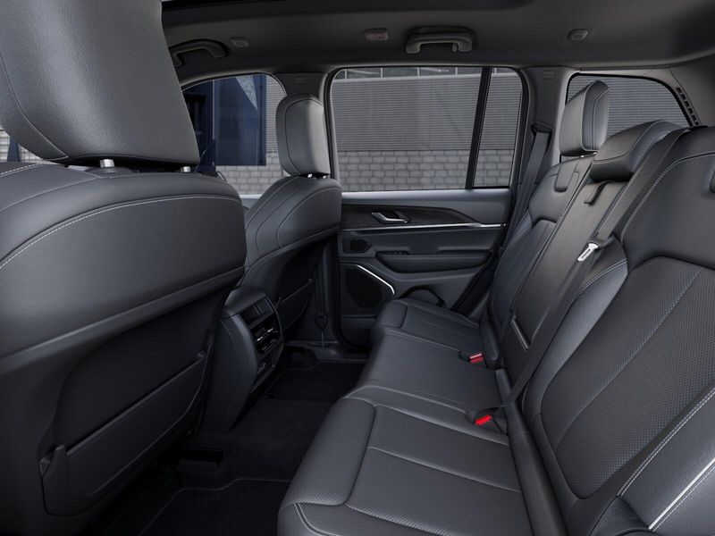 New 2026 Jeep Grand Cherokee Limited Reserve 4x4Image 23