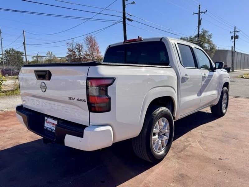 Used 2024 Nissan Frontier SVImage 5