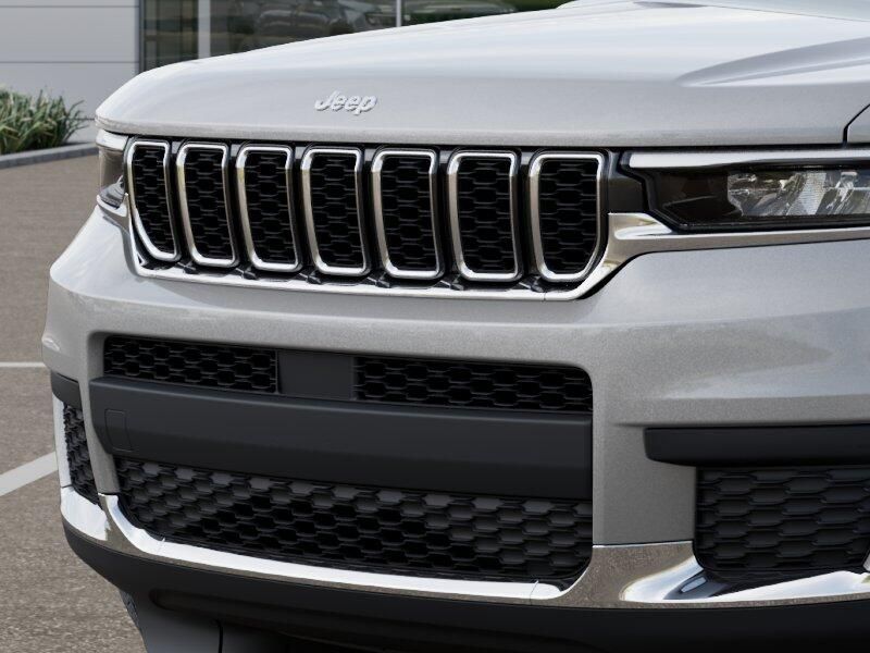 New 2025 Jeep Grand Cherokee L Laredo 4x4Image 23