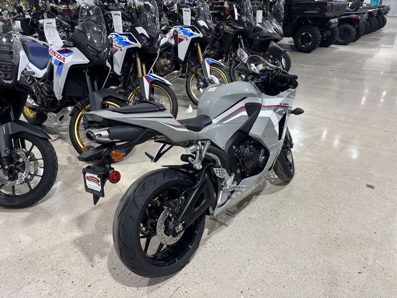 New 2026 Honda CBR600RR Image 15